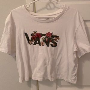 VANS white floral tee. 💖🤍
